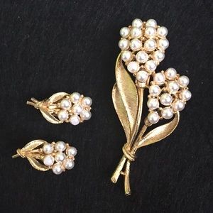Vintage Gold & Pearl Flower Brooch & Earring Set